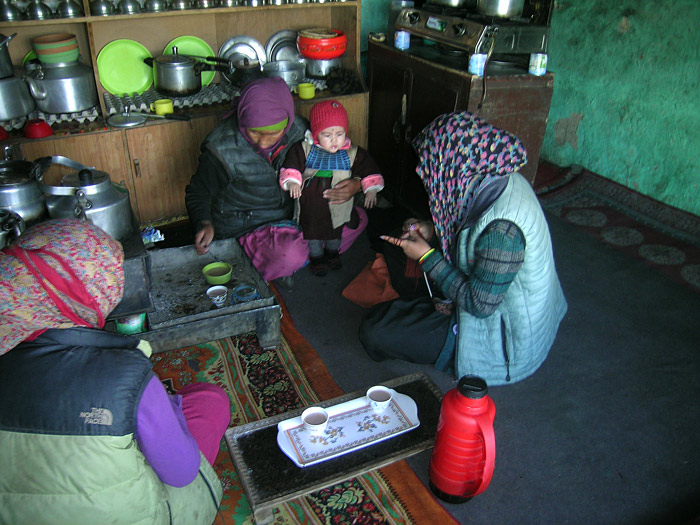 kitchen-sitting in Zanskar